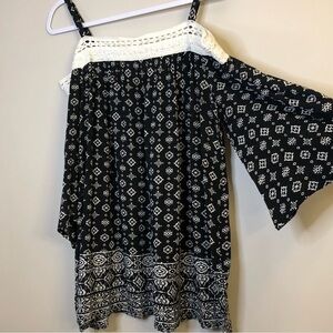 Warehouse One Off Shoulder Peasant Top/Medium